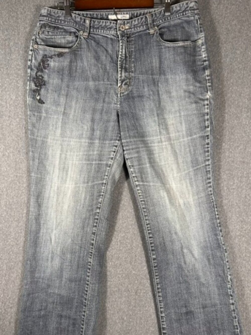 Chico's Platinum Collection Jeans Womens Sz 3 Blue Denim Embroidered Pockets